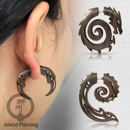 Anting kayu "Fake Piercing" model telinga dengan ukiran unik. Fake Piercing Expanders with push system