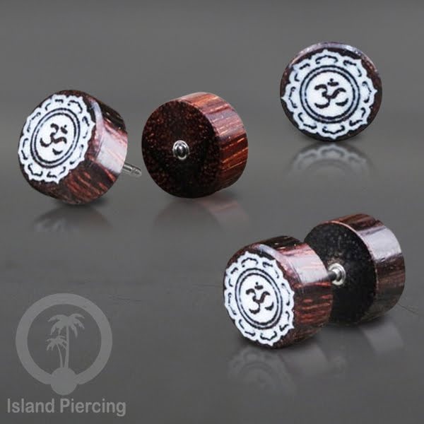 Fake Wood Plugs, Anting Plug kayu ukiran tangan yang sistem mur bisa pakai semua telinga