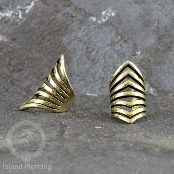 Brass Ear-cuffs anting perhiasan kuningan penjepit telinga ukuran besar dan istimewa.
