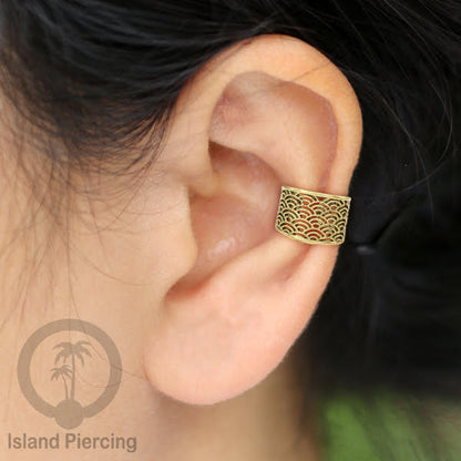 Brass Ear-cuffs anting perhiasan kuningan penjepit telinga variasi bungan dan daun.
