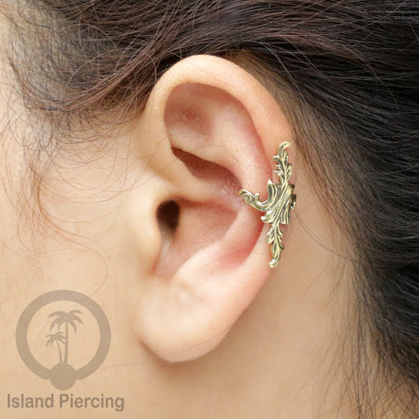 Brass Ear-cuffs anting perhiasan kuningan penjepit telinga variasi bungan dan daun.
