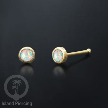 Nose Pin Piercing Jewelry Perhiasan Hidung bahan Kuningan dengan batu kecil.