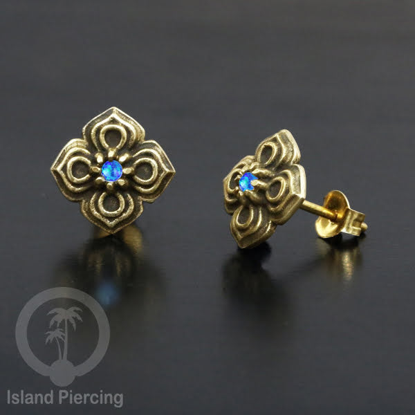 Anting Stud Kuningan dengan Opal Biru Brass Ear-studs with Blue Opal