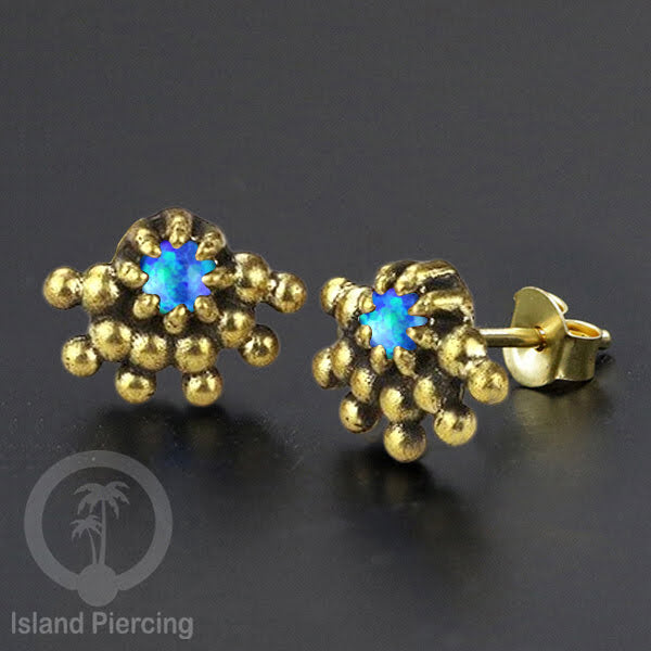 Anting Stud Kuningan dengan Opal Biru Brass Ear-studs with Blue Opal