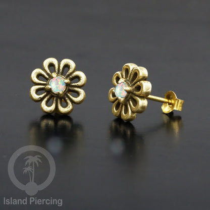 Anting Stud Kuningan dengan Opal Putih Brass Ear-studs with White Opal