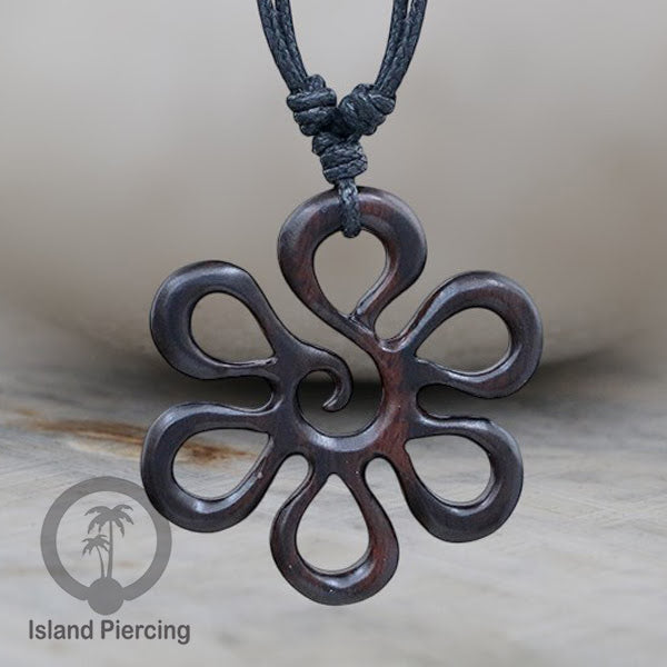 Kalung bandul kayu ukiran tangan dari Bali Carved Wood Pendant Necklaces