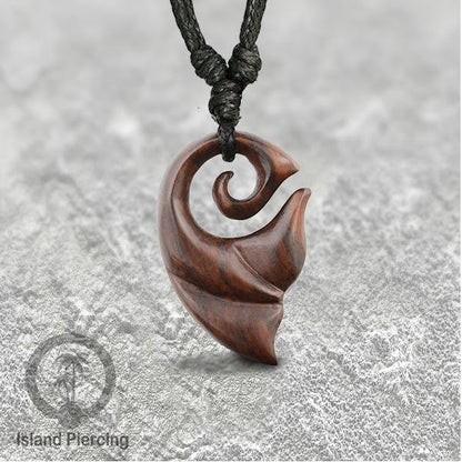 Kalung bandul kayu ukiran tangan dari Bali Carved Wood Pendant Necklaces
