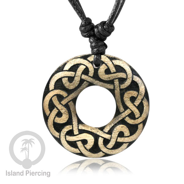 Kalung bandul kayu ukiran yang istimeva dari Bali Carved Wood Pendant Necklaces Bali Style