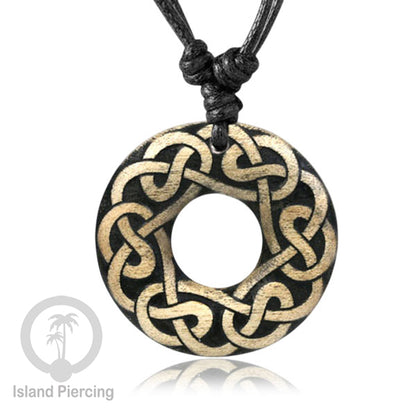 Kalung bandul kayu ukiran yang istimeva dari Bali Carved Wood Pendant Necklaces Bali Style