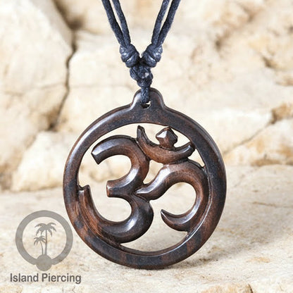 Kalung bandul kayu ukiran tangan dari Bali Carved Wood Pendant Necklaces