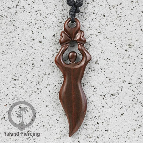 Kalung bandul kayu ukiran tangan dari Bali Carved Wood Pendant Necklaces