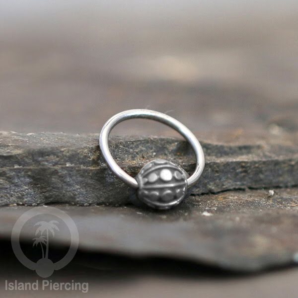 BCR Piercing Stainless dengan dekorasi bola Kuningan putih banyak pilihan motif
