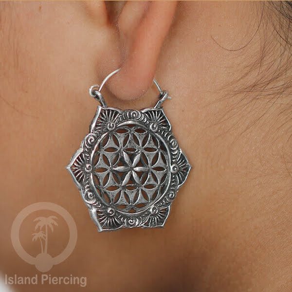 White Brass Tribal Earrings, Anting Kuningan Putih pilihan desain Etnik Pulau Bali