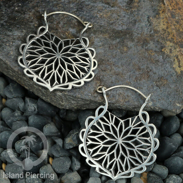 White Brass Tribal Earrings, Anting Kuningan Putih pilihan desain Etnik Pulau Bali