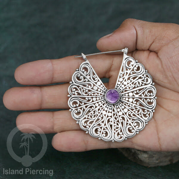 Anting Mandala besar dengan Batu tersedia dalam Kuningan dan Kuningan putih, Brass Earring