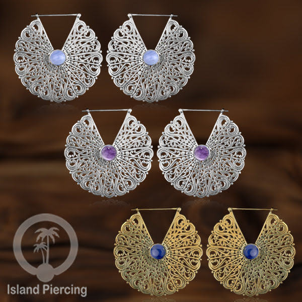 Anting Mandala besar dengan Batu tersedia dalam Kuningan dan Kuningan putih, Brass Earring