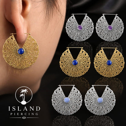 Anting Mandala besar dengan Batu tersedia dalam Kuningan dan Kuningan putih, Brass Earring