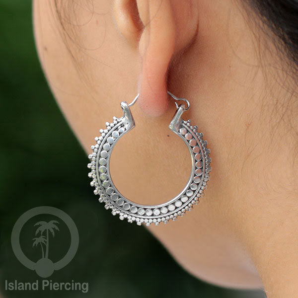 Anting Kuningan Putih inspirasi Pulau Bali, White Brass Earring Bali Style