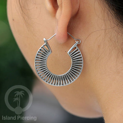 Anting Kuningan Putih inspirasi Pulau Bali, White Brass Earring Bali Style
