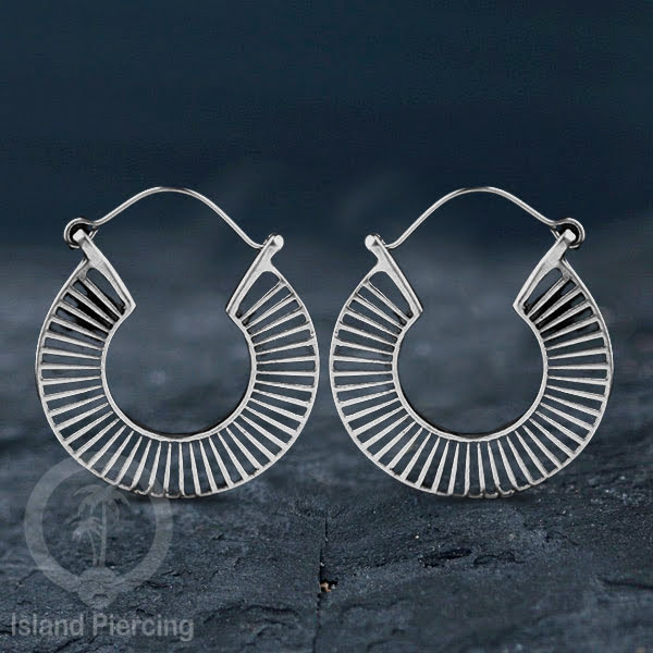 Anting Kuningan Putih inspirasi Pulau Bali, White Brass Earring Bali Style