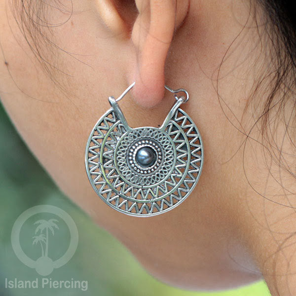 Anting Kuningan Putih dengan Batu cantik, Aztec Style White Brass Earring with Stone