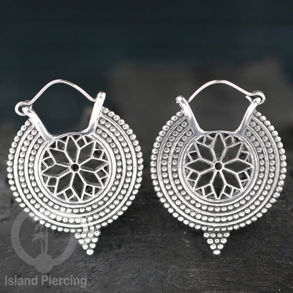 Anting Kuningan Putih Desain Etnik gaya Tribal, Bali Style White Brass Earrings