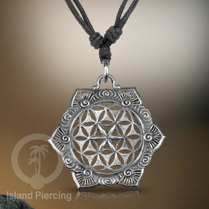 Kalung Liontin Kuningan Putih motif Mandala White Brass Pendant Necklace Sacred Geometry