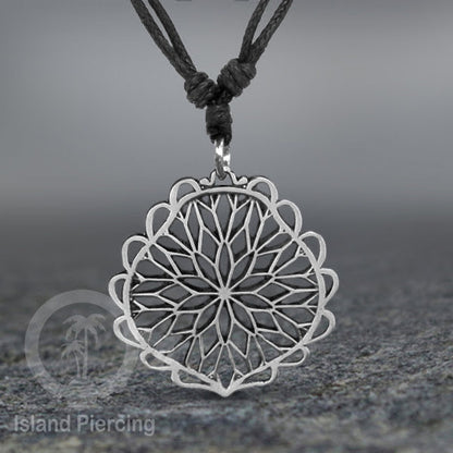 Kalung Liontin Kuningan Putih motif Mandala White Brass Pendant Necklace Sacred Geometry