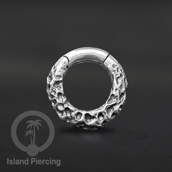 Piercing Clicker dengan magnet, Tindik telinga kuningan putih, kunci magnetik.