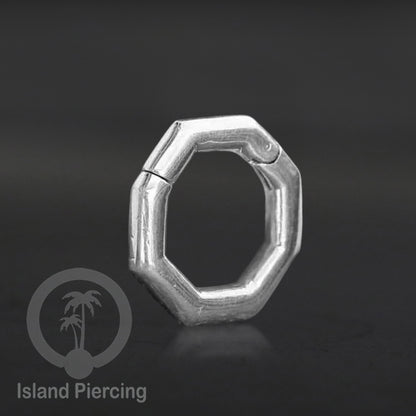 Piercing Clicker dengan magnet, Tindik telinga kuningan putih, kunci magnetik.