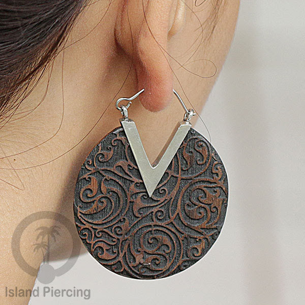 Anting Mandala Kayu dan Anting Ukiran dengan Kuningan Putih, Wooden/White Brass Earring
