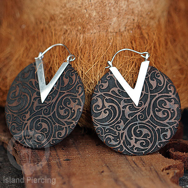 Anting Mandala Kayu dan Anting Ukiran dengan Kuningan Putih, Wooden/White Brass Earring