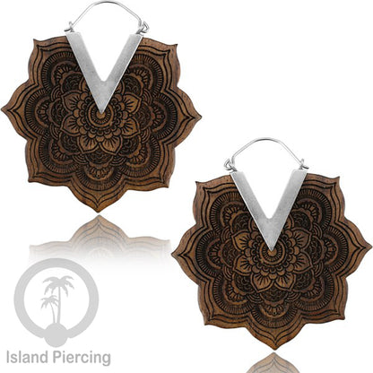 Anting Mandala Kayu dan Anting Ukiran dengan Kuningan Putih, Wooden/White Brass Earring