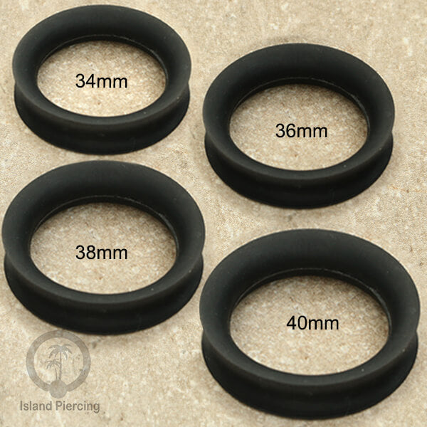 Ear-tunnel Silicone Anting Piercing Silikon Double flair Warna hitam ukuran 4-40mm