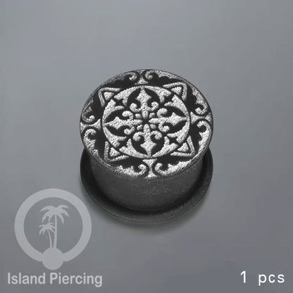 Ear-Plug Silicone Anting Piercing Silikon tindik plug warna hitam dengan ukiran motif polular