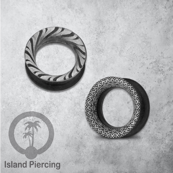 Ear-tunnel Silicone Anting Piercing Silikon Double flair Warna hitam dengan ukiran