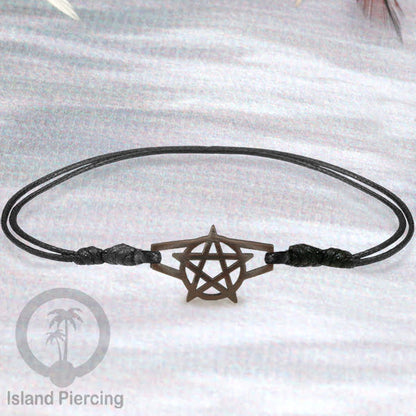 Gelang Tangan Tali yang pakai Liotin kayu banyak pilihan desain yang menarik, cocok untuk semua umur