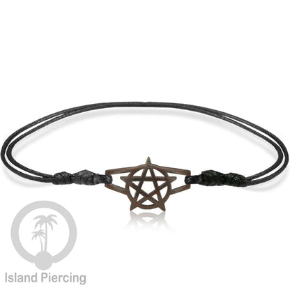 Gelang Tangan Tali yang pakai Liotin kayu banyak pilihan desain yang menarik, cocok untuk semua umur