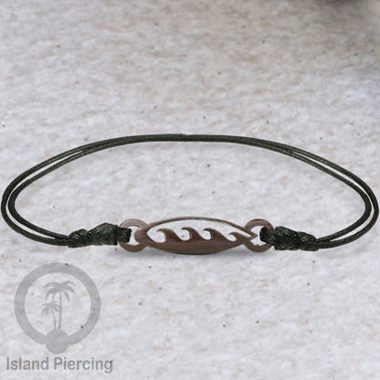 Gelang Tangan Tali yang pakai Liotin kayu model yang menarik, cocok untuk semua umur