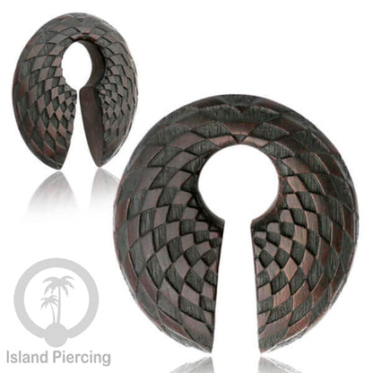 Tindik Anting Piercing Kayu Ear-weight untuk anting lubang besar dengan ukiran sangat menarik