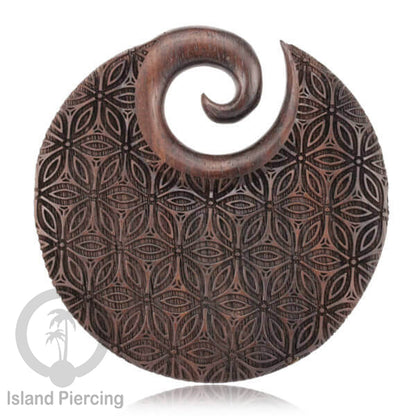 Tindik Anting Piercing Kayu Ear-weight untuk anting lubang besar dengan ukiran sangat menarik