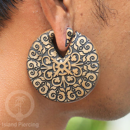 Tindik Anting Piercing Kayu Ear-weight untuk anting lubang besar dengan ukiran sangat menarik