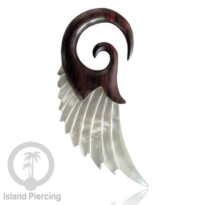 Anting Tindik Kayu dengan Kerang laut ukiran, Wood and Shell Piercing Jewelry hand carved