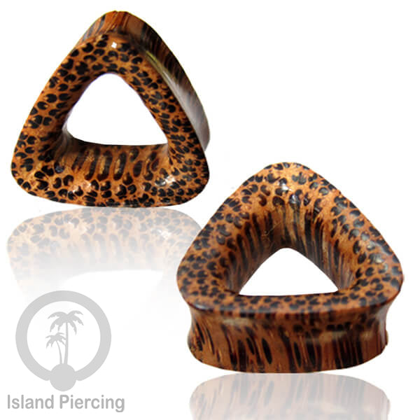 Plug Bolong Tindik Segitiga Triangle shaped Wooden Flesh Tunnel, Bali Style plug