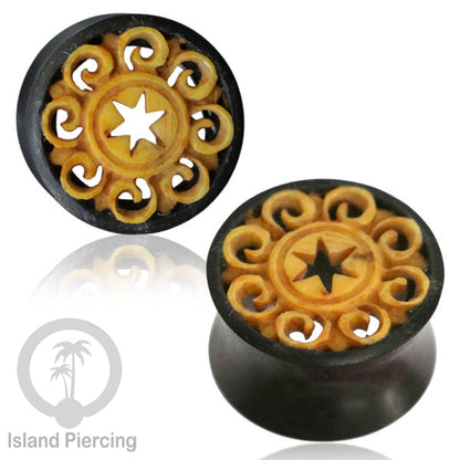 Anting Tindik Ear Plug ukiran tangan dari kayu, banyak motif termasuk yang pakai kerang laut