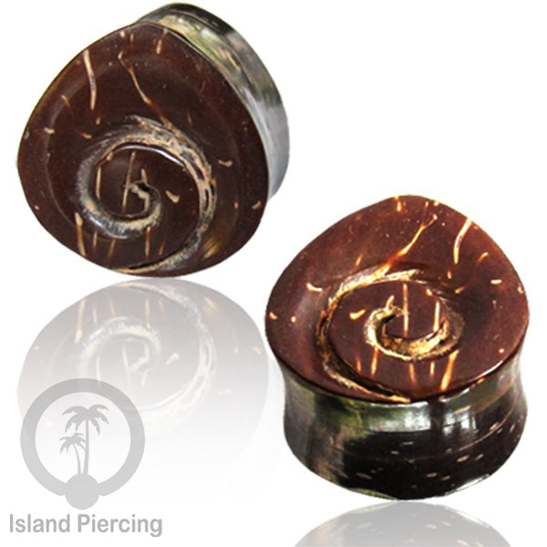 Anting Tindik Ear Plug ukiran tangan dari kayu, banyak motif termasuk yang pakai kerang laut