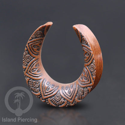Wooden Ear Saddle Plug Anting Piercing Tindik Kayu buatan tangan dengan ukiran istimewa