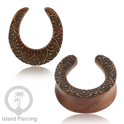 Wooden Ear Saddle Plug Anting Piercing Tindik Kayu buatan tangan dengan ukiran istimewa