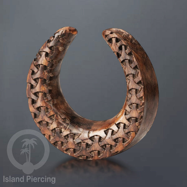 Wooden Ear Saddle Plug Anting Piercing Tindik Kayu buatan tangan dengan ukiran istimewa