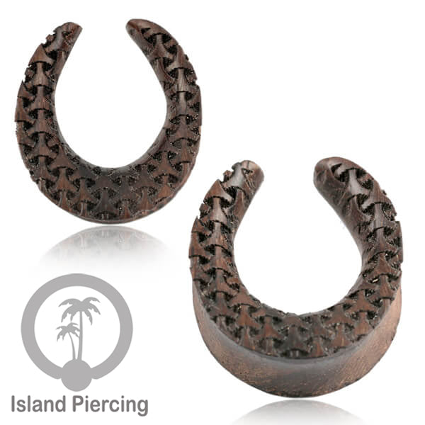 Wooden Ear Saddle Plug Anting Piercing Tindik Kayu buatan tangan dengan ukiran istimewa